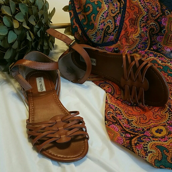 Steve Madden Shoes - EUC Steve Madden sandals (item112)